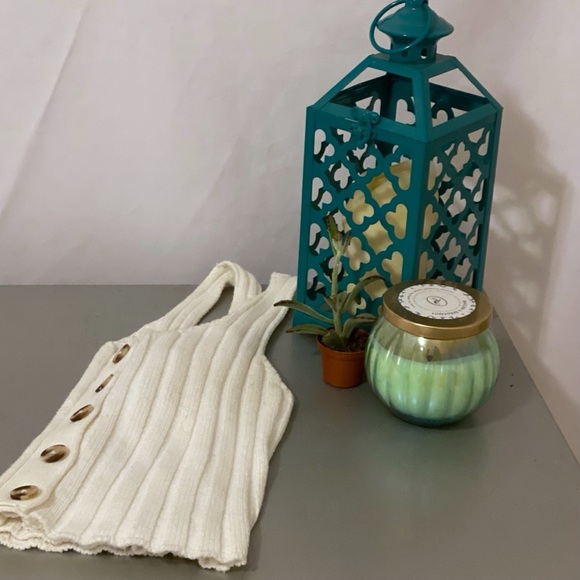 ⚡️5 for $35 SALE⚡️ Button Detail Sweater Tank - Picture 3 of 5